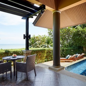 Pool villa sea view